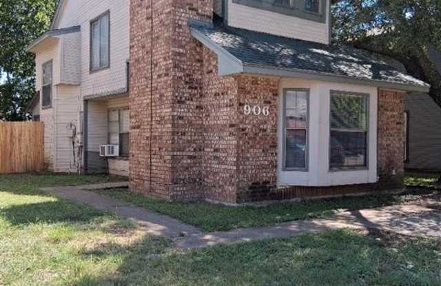 906 Fairbanks Circle - 906 Fairbanks Circle, Duncanville, TX 75137