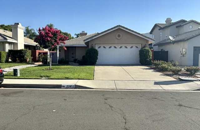 22852 Springdale Dr photos photos