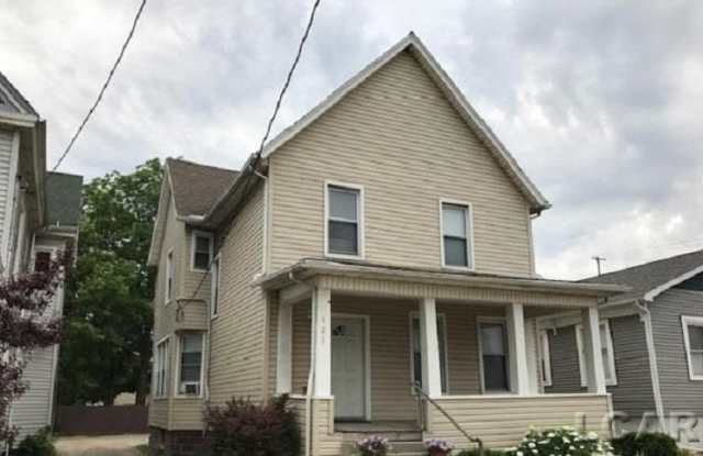 121 S Broad - 121 South Broad Street, Adrian, MI 49221