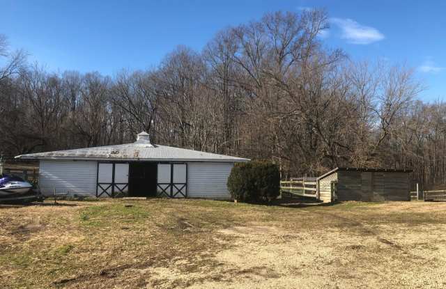 10205 CROOM ROAD Gallery 4