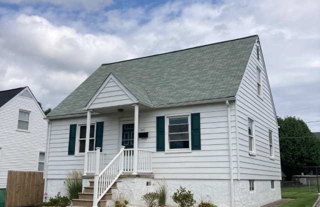 1607 LESLIE Road Gallery 3