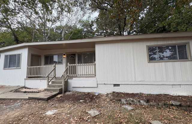 Fully Renovated 3 bed, 2 bath House in NLR for $1195 Gallery 1