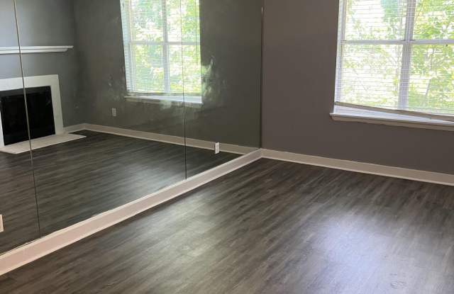 421 Redding Road unit: 57 photos photos