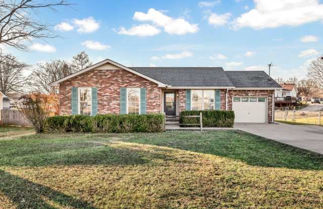 3 Bedroom Ranch Style Home with a Fully Fenced in Backyard! photos photos 3 Bedroom Ranch Style Home with a Fully Fenced in Backyard! photos photos