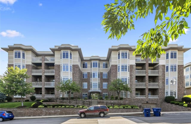 520 NORTH AND SOUTH - 520 North and South Road, University City, MO 63130