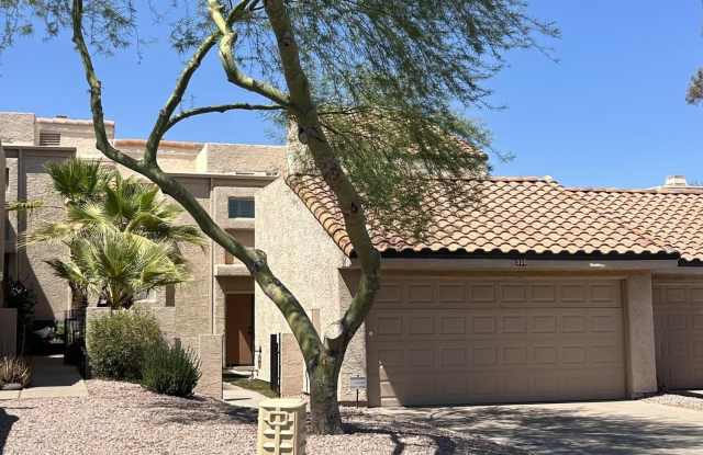 320 E LARKSPUR Lane photos photos