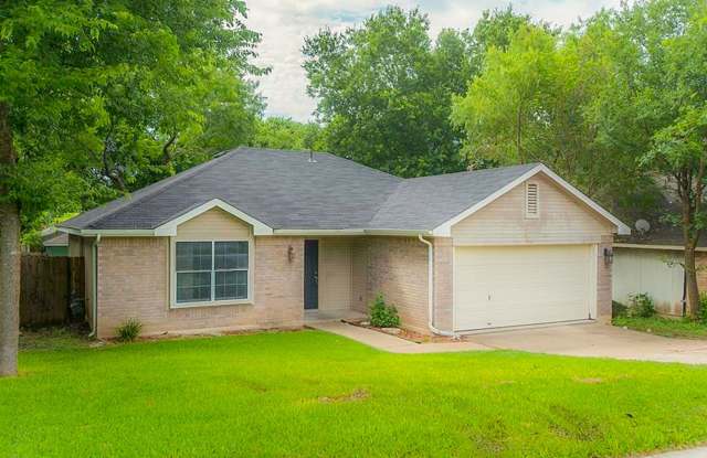 Sleek Southeast Austin Oasis: Open Floor Plan, Shaded Outdoor Spaces,  Seamless Entertainment! - 5401 Hickory Drive, Austin, TX 78744