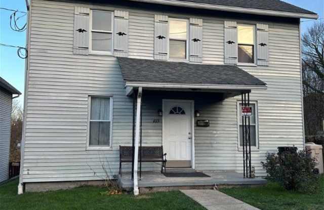 415 Fairview Ave - 415 Fairview Avenue, Butler, PA 16001