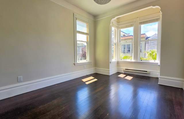 544 Lyon Street Gallery 3