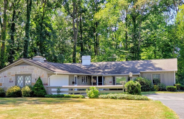 154 Orchard Hill - 154 Orchard Hill Drive, Amherst, OH 44001