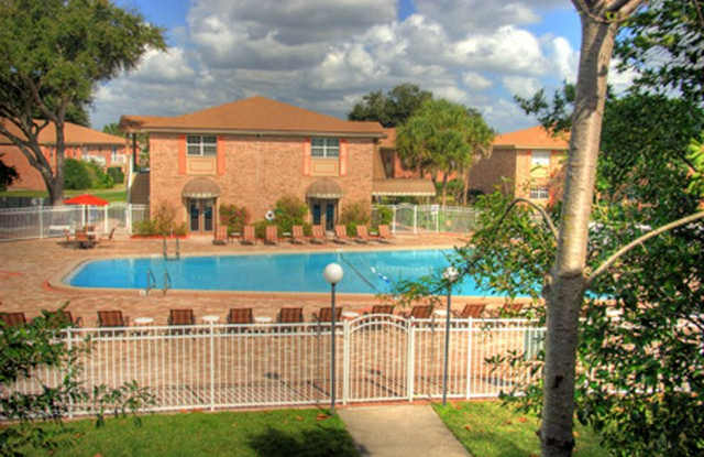 448 Banyon Tree Cir Apt 206 Gallery 2