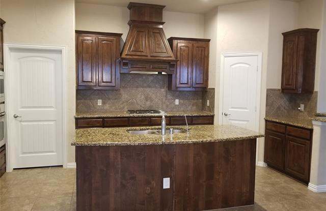 4505 Moonlight Drive Gallery 2