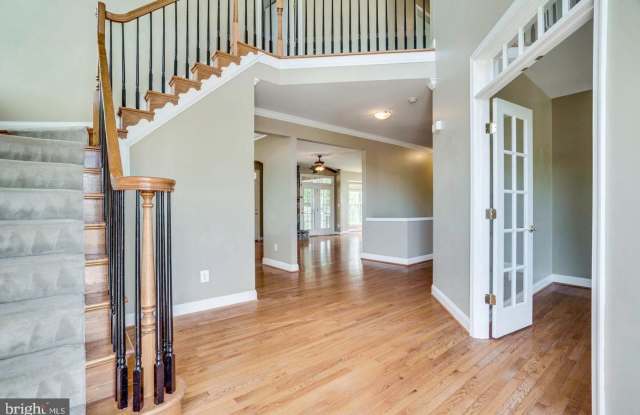 3403 BURGUNDY ROAD Gallery 3