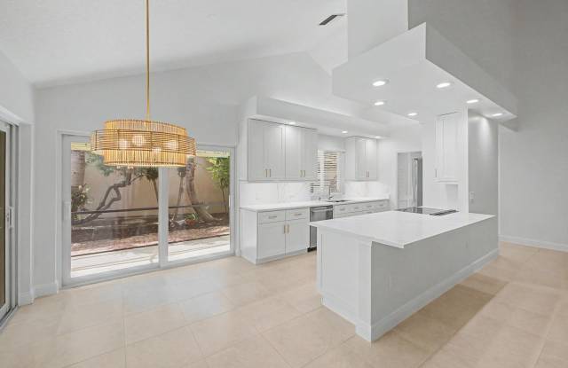 303 LEEWARD Drive Gallery 3