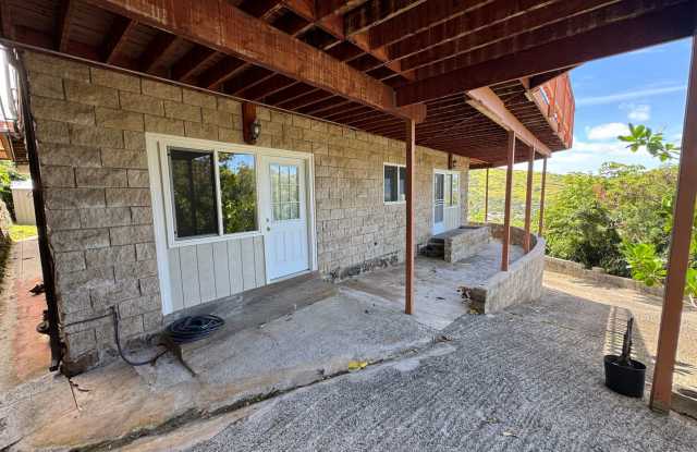 1 Bedroom / 1 Bathroom in Manoa Gallery 3