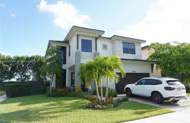 8740 NW 157th Ter Gallery 2