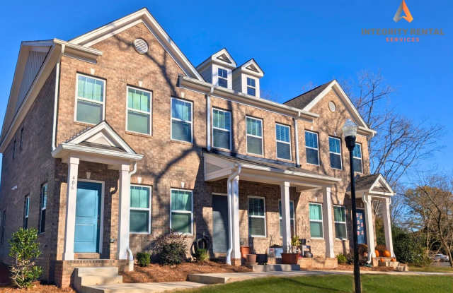 BEAUTIFUL End Unit 2 Bedroom Townhome in Pineville - MOVE IN READY MARCH 2026 photos photos