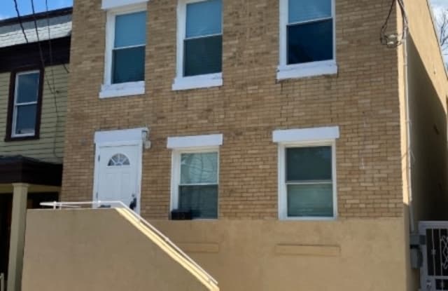 20 GROVE TER - 20 Grove Terrace, Irvington, NJ 07111