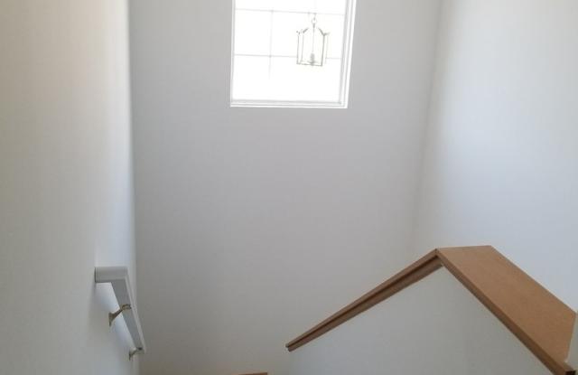 1327 Silverstone Drive Gallery 3