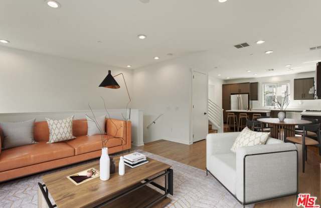1558 Chia Way Gallery 1