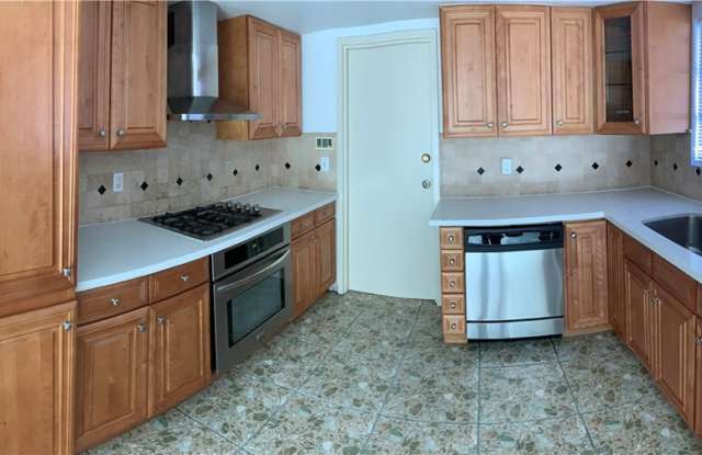 13145 Bromont Avenue Gallery 3