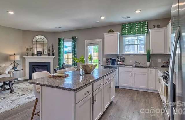 92 Ashelyn Pk Dr Gallery 3