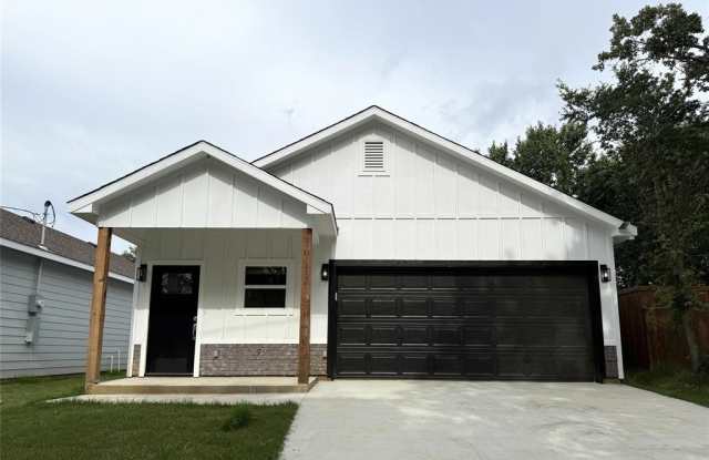 1913 Avenue A photos photos