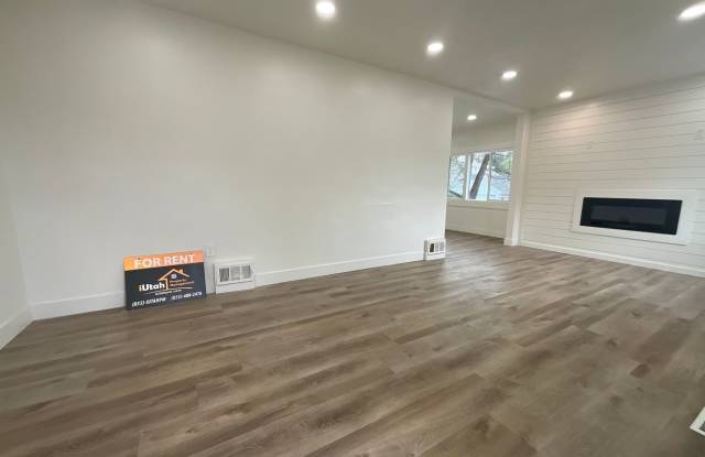 4 Bedroom 2 Bath Home- Dog Friendly- Purchase optional. Gallery 4