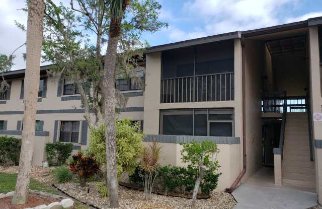 Oaks IV  Condominium-First Floor for Annual Rent photos photos