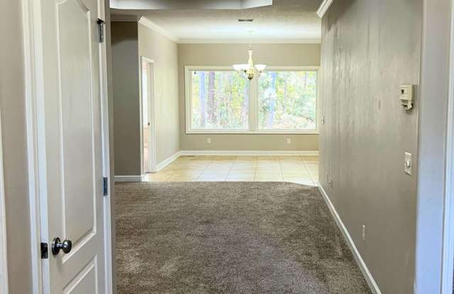 Amenities + landscaping ! 3/2 Gallery 3