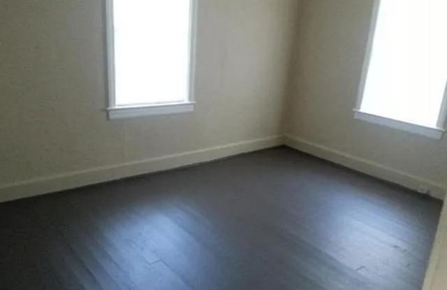 3032 Myra St Gallery 4