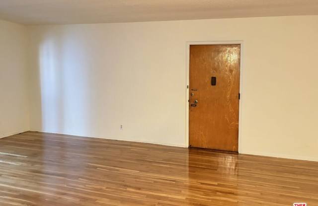 1331 N GARDNER St Gallery 1