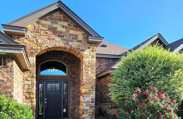 STUNNING 4/3/2 WITH A BONUS ROOM IN COOPER ISD Gallery 4