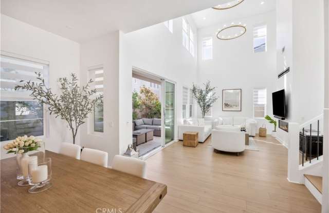 121 Fremont photos photos