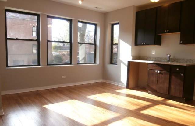 2438 W North Shore ` 1 Gallery 3