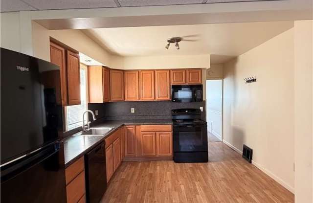 2414 Birch Street Gallery 4