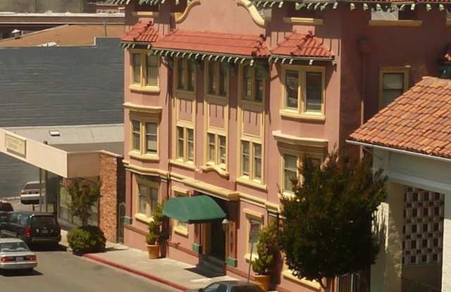 524 Georgia Street Gallery 2