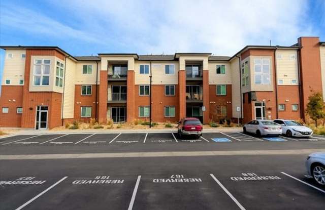 Long Realty  Property Management - 2 Bedroom 2 Bathroom condo in Aurora - 981 South Sable Boulevard, Aurora, CO 80012
