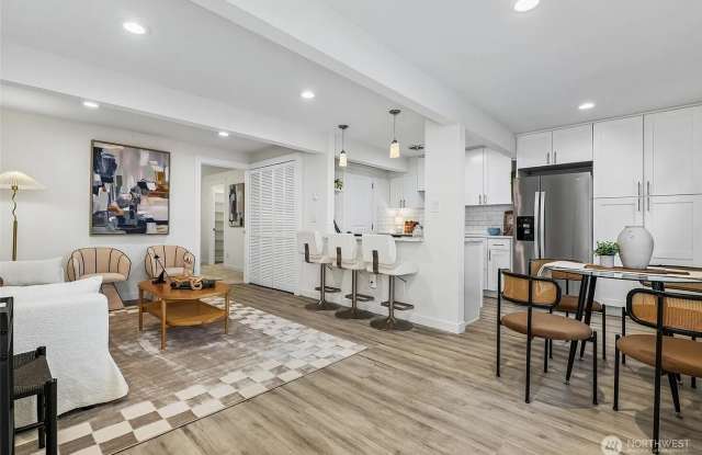 4050 West Lake Sammamish Parkway Northeast Gallery 3