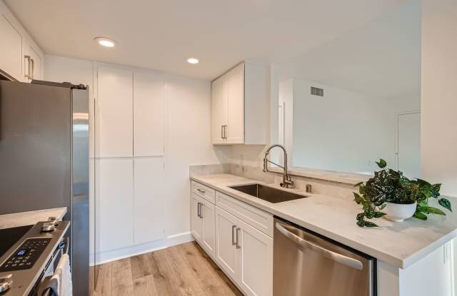 Recently Renovated!! - 3 Bedroom/2 Bath First floor corner unit with 2 car garage and A/C!!!  Gallery 3