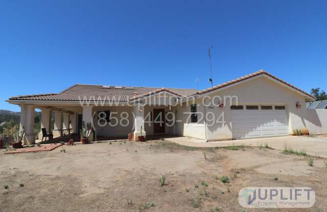 3 Bed, 2 Bath House w/ 2-Car Garage, Central HVAC, Very Private photos photos