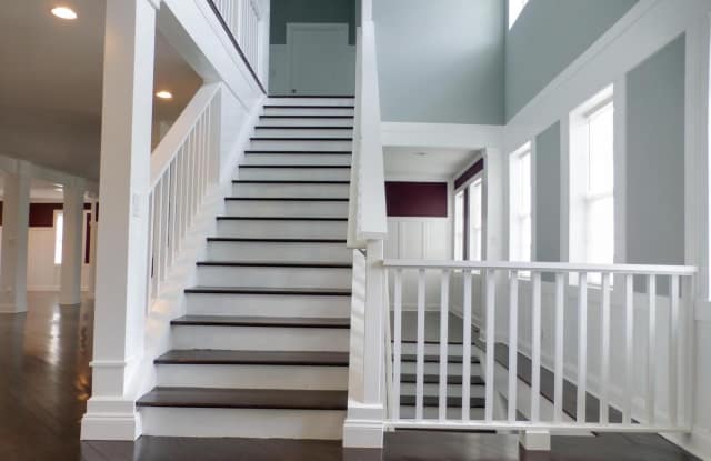 2621 STENHOUSE Place Gallery 2