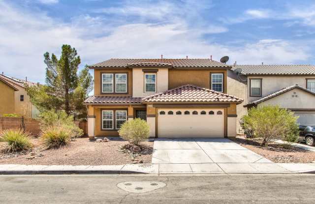 Spacious 5-Bedroom Home Plus Den - Nearly 2,800 Sq Ft Gallery 1