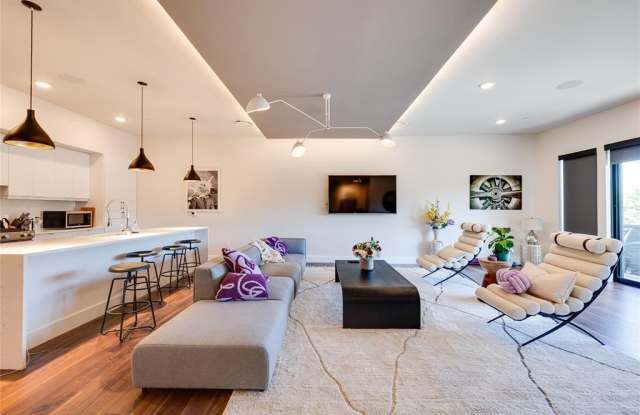 1455 W Magnolia Avenue Gallery 2