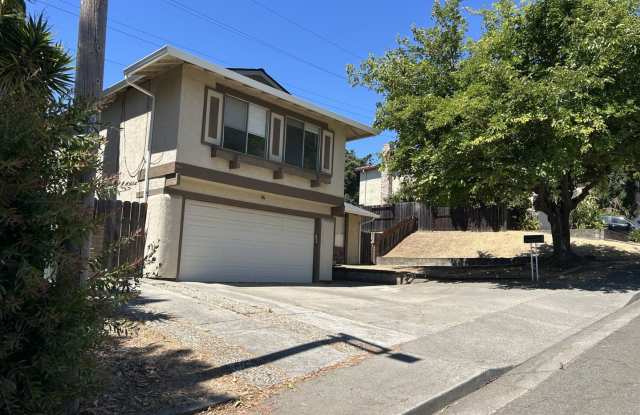 Remodeled 4 Bedroom, 2.5 Bath Home photos photos