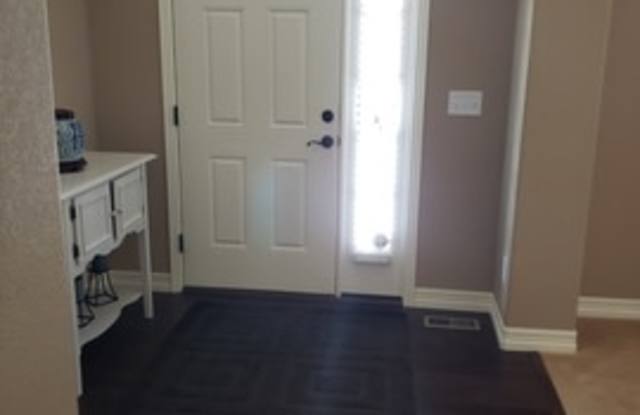 25994 E Peakview Plaza Gallery 2
