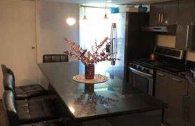 1409 Monroe Street North East Gallery 3