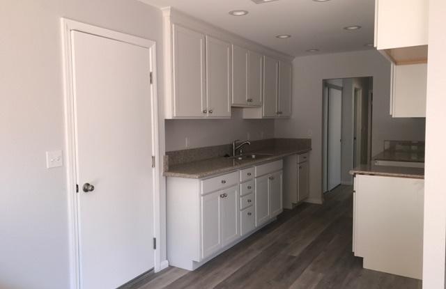 Peaceful, Quiet and Bright - Recently Remodeled 2/2 in Talmadge photos photos