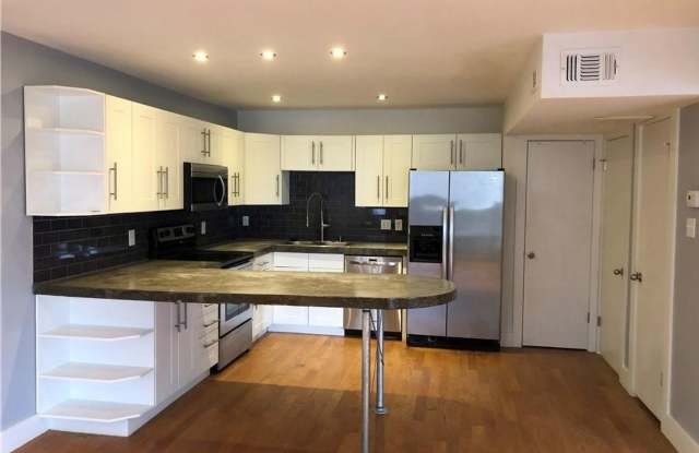 Downtown 2 Bed / 1 Bath Condo - 1101 Shoal Creek Boulevard, Austin, TX 78701
