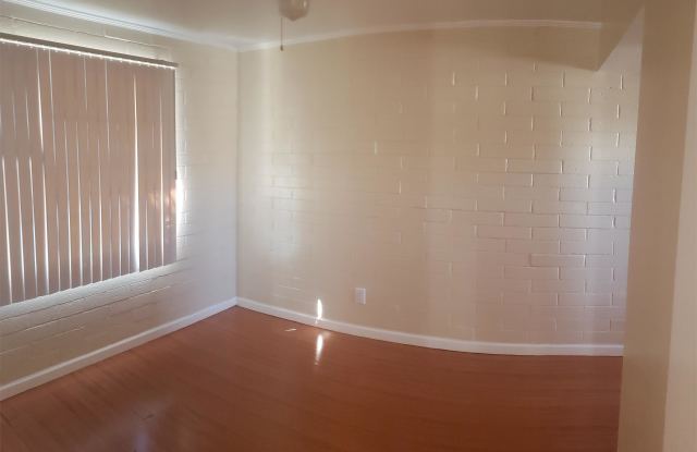 1929 East Osborn Road - 4 Gallery 2